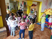 Den cizích zemí a jazyků